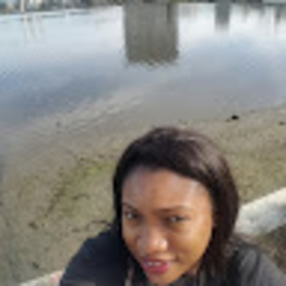 Meet your Posher, Gina - Picture 1 of 1